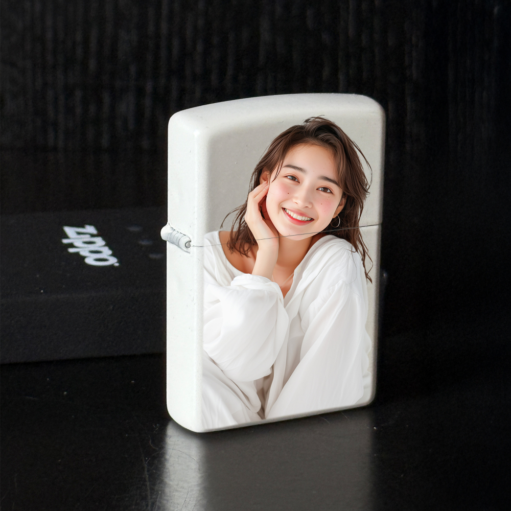 Persönliches Zippo – weiss - mit UV-Druck – Gestalte ein Einzigartiges Feuerzeug selbst Persönliches Zippo – weiss - mit UV-Druck – Gestalte ein Einzigartiges Feuerzeug selbst